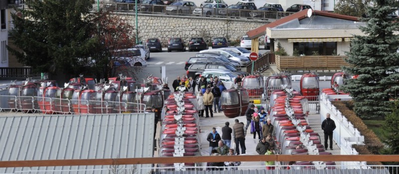 Visite des oeufs rouges pendant la vente aux enchres du 4 novembre