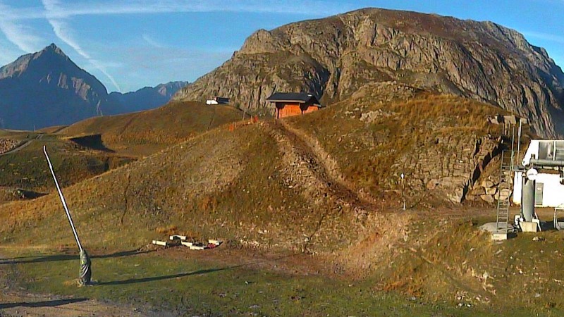 Plots de fondation et gaine lectrique  l'arrive du tlsige Valle Blanche le 17 septembre 2018